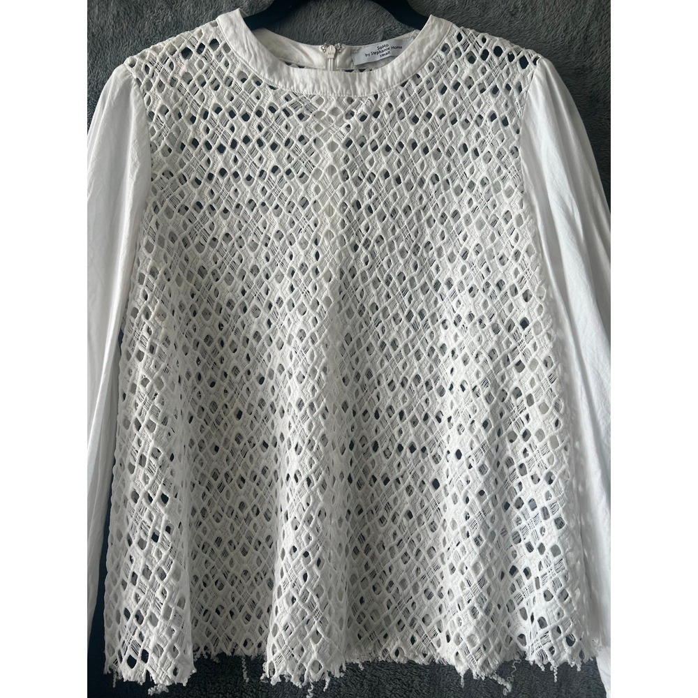 SoHo Women's Sz S Top Open Weave‎ Long Bell Sleeve Raw Hem Boho Cottage